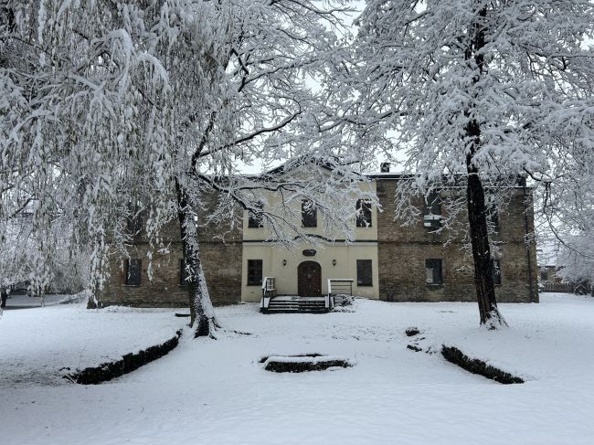 Dwór Zimą